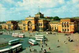 H1090 - TOP Donezk Bahnhof La Gare Bus Omnibus Ikarus - Autobus & Pullman