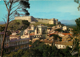 GARD VILLENEUVE LES AVIGNON LA CITE DOMINEE PAR LE FORT SAINT ANDRE(scan Recto-verso) KEVREN0561 - Villeneuve-lès-Avignon