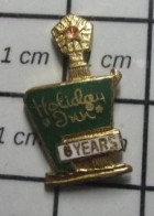 1115A Pin's Pins / Beau Et Rare / MARQUES / HOTELS HOLIDAY INN  6 YEARS - Marques