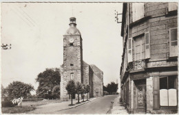 Carrouges -Place De L'Eglise - (G.2248) - Carrouges