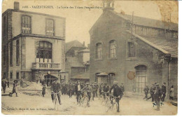 Valentigney La Sortie Des Usines Peugeot Frères - Valentigney