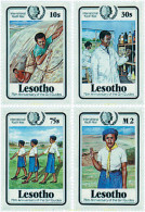 728904 HINGED LESOTHO 1985 75 ANIVERSARIO DEL ESCULTISMO FEMENINO - Lesotho (1966-...)