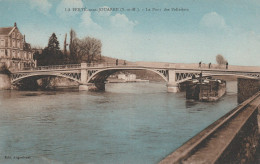 Péniche à La Ferté Sous Jouarre (77- Seine Et Marne) Le Pont Des Pelletiers - Péniches