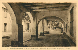 GARD AIGUES MORTES VIEILLE MAISON A ARCADES BOULEVARD GAMBETTA (scan Recto-verso) KEVREN0490 - Aigues-Mortes