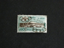 ITALIE ITALIA YT 817 OBLITERE - JEUX OLYMPIQUES DE ROME / PALAIS DU SPORT - 1946-60: Used