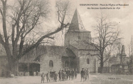 Usson Du Poitou * Place De L'église Et Monument Des Anciens Combattants De 1870 * Villageois - Autres & Non Classés