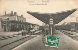 Segré * Intérieur De La Gare * Wagons * Ligne Chemin De Fer - Segre