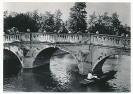 CPSM 9 X 14  Grande Bretagne Angleterre (175) CAMBRIDGE  Clare Bridge  Pont Barque - Cambridge