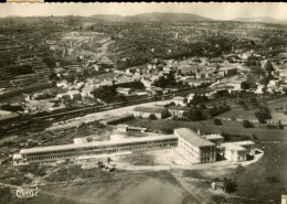 CPSM-34- BÉDARIEUX - Anée 1960- Vue Aérienne Et Le Collège Ref. CIM  N° 18-21 * 2scans - Bedarieux