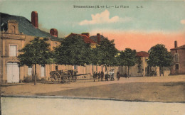 Trémentines * La Place Du Village * Villageois Enfants - Autres & Non Classés