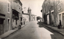 Mazières En Gâtine * Rue Et Le Centre Du Village * Villageois - Mazieres En Gatine