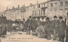 Niort * Bataille Plate Forme Des Halles * Bagarre Sur La Place , Marché * Café * Débit De Tabac Tabacs - Niort