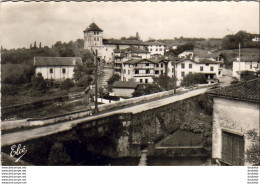 D64  ESPELETTE  Le Pont Et Quartier De L' Eglise  ..... - Espelette