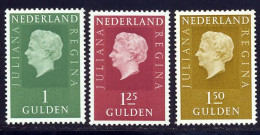 Pays-Bas 1969 Yvert 883 / 884A ** TB - Ungebraucht