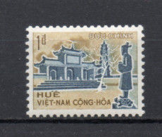 VIETNAM DU SUD   N° 372      NEUF SANS CHARNIERE COTE 15.00€   TOMBEAUX ROYAUX A HUE - Viêt-Nam