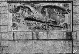 38 Laffrey Entrée De La Prairie Aigle Sculpté Sur La Stèle De Napoleon             (Scan R/V) N°   4   \PB1125 - Laffrey