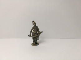 Kinder :  Figuren Aus Chinesischen Sagen 1994 - Yang Zi - Messing - Ohne Kennung - 35mm - 2 - Metalen Beeldjes