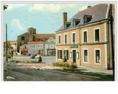 79.SECONDIGNY.L'HOTEL DE VILLE ET L'EGLISE.CPSM.PLIE - Secondigny