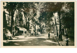 82 .n°34623.caussade.le Boulevard Carnot. Cpsm 14 X 9 Cm . - Caussade