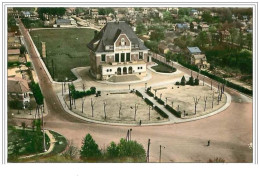 91.STE GENEVIEVE DES BOIS.HOTEL DE VILLE.EN AVION AU DESSUS DE.....CPSM - Sainte Genevieve Des Bois