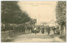 91.VIGNEUX.n°11.LE DEFILE DE L'HARMONIE NICLAUSSE AUTOUR DU LAC - Vigneux Sur Seine