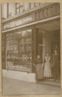 DE.- DUITSLAND. WIENER DAMPFBÄCKEREI GOTTLIEB KRUPPA CONDITOREI. PHOTO: GEORG MAUERER, HAMBURG, SCHMIEDESTR. 6 - Shops