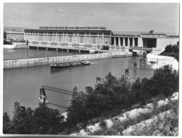 PENICHE - DONZERE MONDRAGON Bateaux Aval De L'Ecluse En 1959 - Binnenschepen