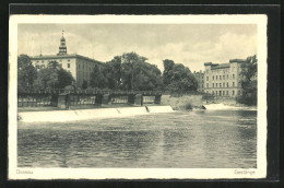 AK Dessau, Flusspartie Mit Gestänge Und Schloss  - Dessau