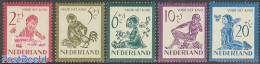 Netherlands 1950 Child Welfare 5v, Unused (hinged), Nature - Butterflies - Frogs & Toads - Insects - Poultry - Neufs