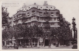 F9- BARCELONA - PAESO DE GRACIA  - LA PEDRERA - 57/7/1929 - EDICIONES UNIQUE MADRID - ( 2 SCANS ) - Barcelona