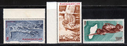 Madagascar PA 1946 Yvert 63 / 64A * TB Charniere(s) Sauf 64A ** - Poste Aérienne