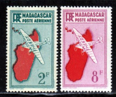 Madagascar PA 1935 Yvert 5 - 8 * TB Charniere(s) - Aéreo
