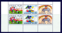 Pays-Bas BF 1976 Yvert 15 ** TB - Bloks