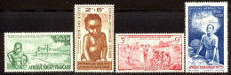 AEF PA 1942 Yvert 10 / 13 ** TB PEIQI Bord De Feuille - Unused Stamps