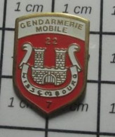 2719 Pin's Pins / Beau Et Rare : MILITARIA / GENDARMERIE MOBILE 22/7 WISSEMBOURG BLASON ARMOIRIES - Militari