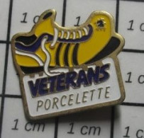 322 Pin's Pins / Beau Et Rare : SPORTS / CLUB ATHLETISME VETERANS PORCELETTE - Leichtathletik