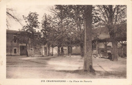 Champdeniers * La Place Du Paradis * Automobile Voiture Ancienne - Champdeniers Saint Denis