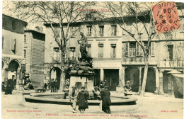 11 - LIMOUX. Fontaine Monumentale Sur La Place De La République - Limoux