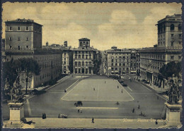 ROMA - Piazza Venezia - Old Cars - Orte & Plätze