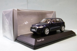 Spark - AUDI Q5 Bleu Nuit Neuf NBO 1/43 - Spark