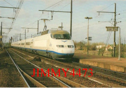 CPM - AVE ( TGV ESPAGNOL ) Rame 01 En Gare De PLAISIR-GRIGNON En 1991 - Photo M. BERNACKI - Bahnhöfe Mit Zügen