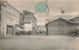 Cholet * La Place Rouge Et Les Halles * épicerie Mercerie - Cholet