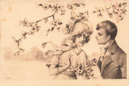 COUPLES - Un Couple Sous Un Cerisier - Carte Postale Ancienne - Couples