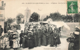 St Brévin Les Pins * Place De L'église , La Sortie De Messe * Coiffe - Saint-Brevin-les-Pins