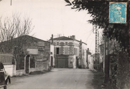 Port D'envaux * Rue Du Village - Other & Unclassified