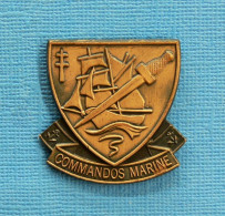 1 PIN'S /  ** INSIGNE DE BÉRET / COMMANDOS MARINE ** . (CEC) - Armee