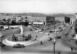 NICE  Place Massena Et La Fontaine Du Soleil   2 (scan Recto Verso)KEVREN0719 - Places, Squares