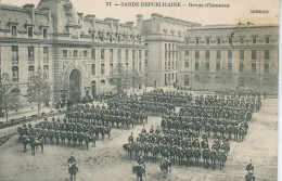 Cpa Garde Républicaine ,Revue D'Honneur - Sonstige & Ohne Zuordnung