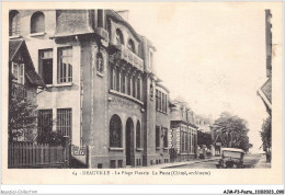 AJMP3-0215 - POSTE - DEAUVILLE - LA PLAGE FLEURIE - LA POSTE - Post & Briefboten