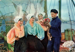 FOLKLORE - Costumes - La Vendée - Costumes Sablais - Une Belle Pêche - Carte Postale - Trachten